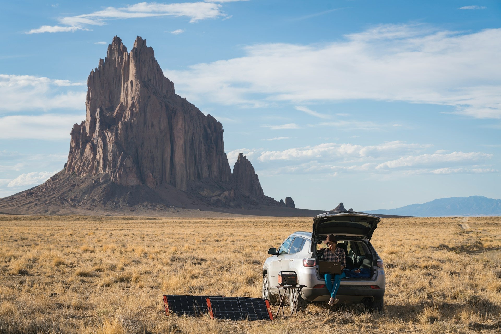 Living Off the Grid: How Portable Solar Makes It Possible