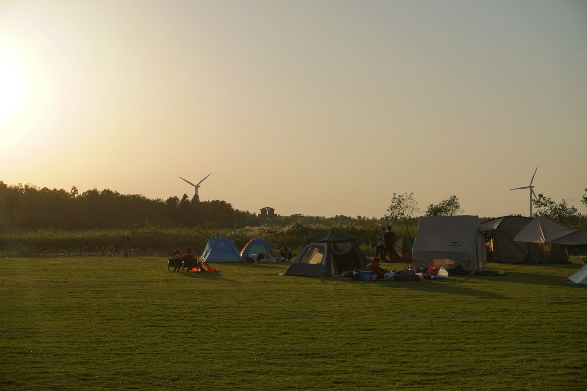 Top Tips for Using Solar Generators on Camping Trips